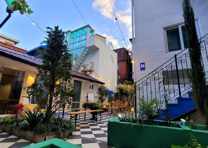 N Village Apartahotel