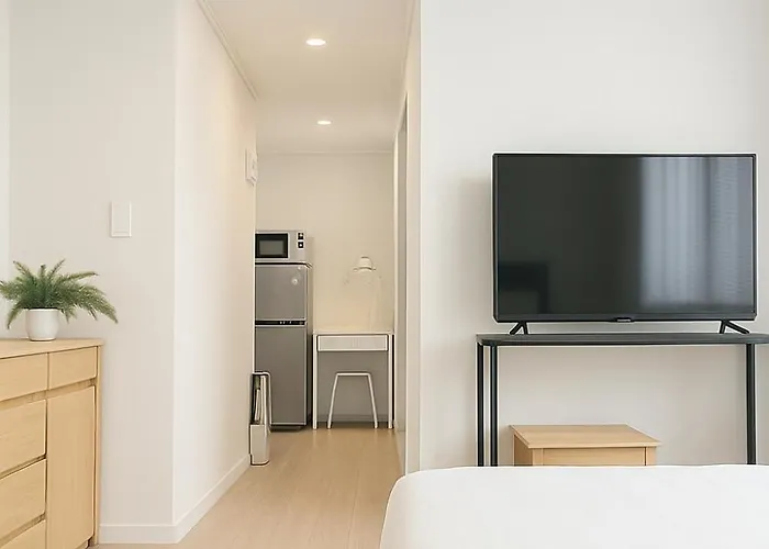N Village Apartahotel 3*