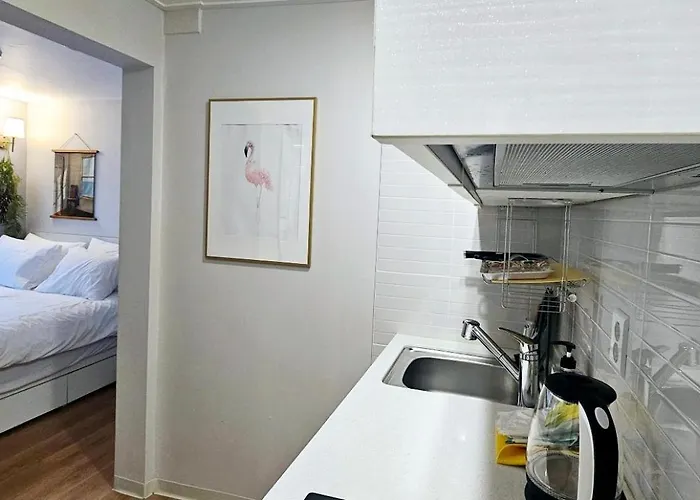 N Village Apartahotel 3*