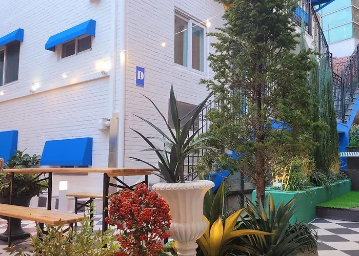 N Village Apartahotel